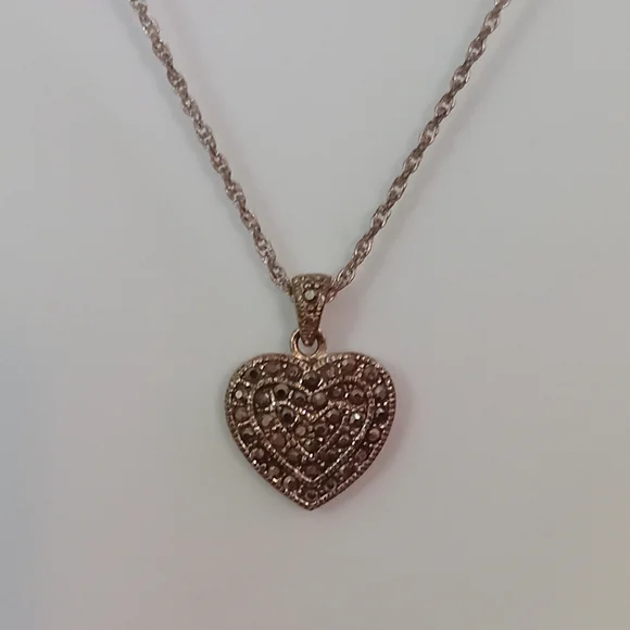 Elegant Silver Heart Pendant Necklace - Picture 1 of 3